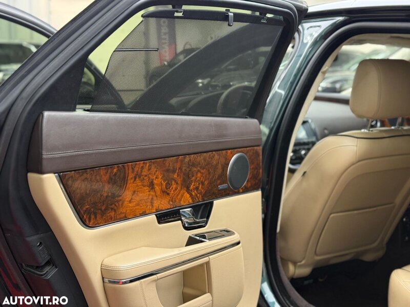 Jaguar XJ