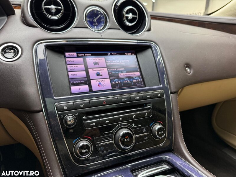 Jaguar XJ